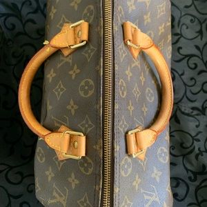 Louis Vuitton Monogram Speedy 30- Authentic